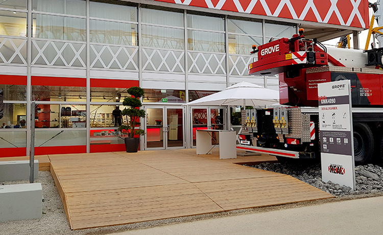 zeeh-design-messebau-bauma-outdoor-freigelaende-doppelstock-zeltbau