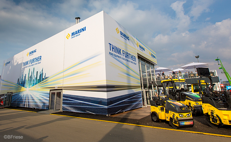 zeeh-design-messestandbau-bauma-bomag-fayat